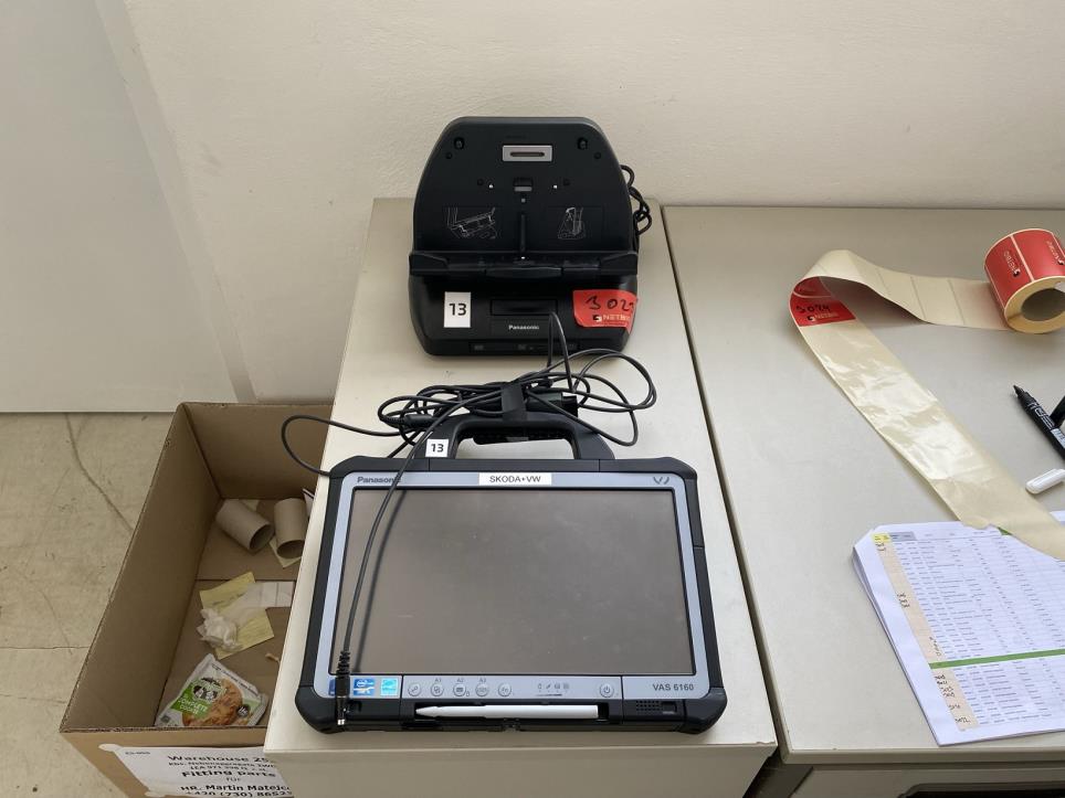 Metal working machines and work equipment (safety shoes)-1